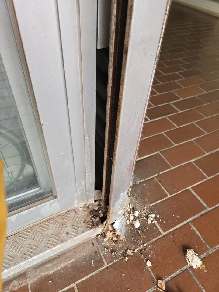 Roller shutter repairJob photo