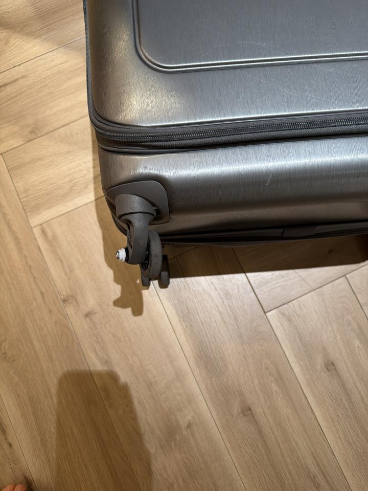 Luggage RepairJob photo