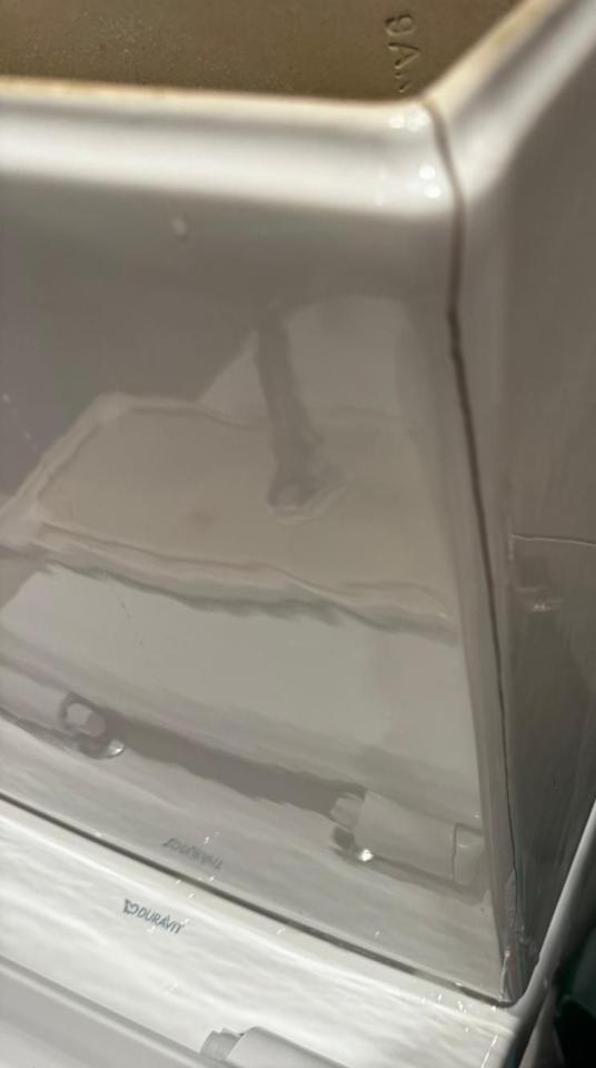 馬桶安裝工作照片