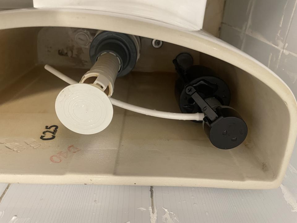 馬桶安裝工作照片