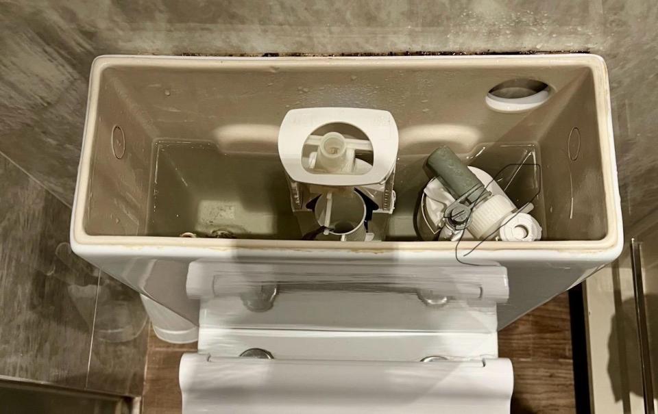 馬桶安裝工作照片