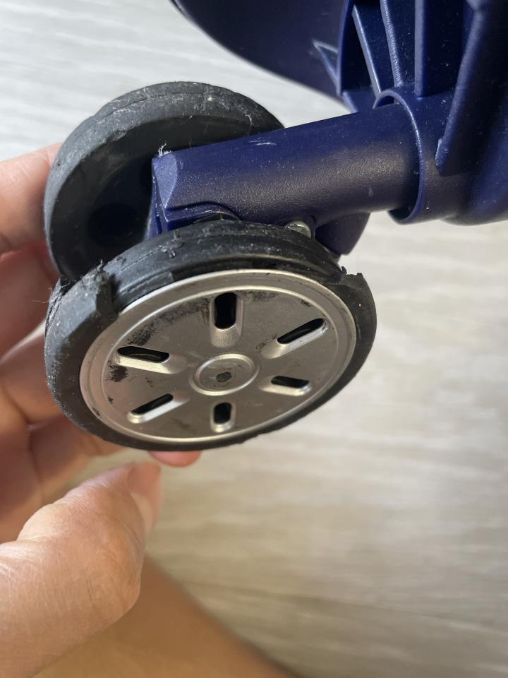 行李箱維修工作照片