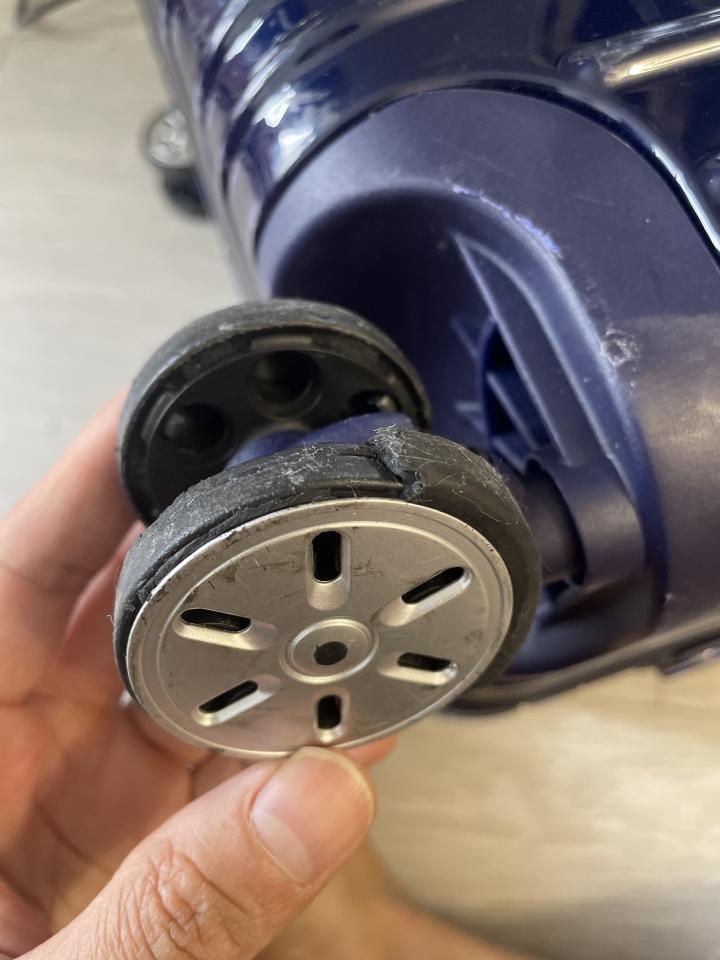 行李箱維修工作照片