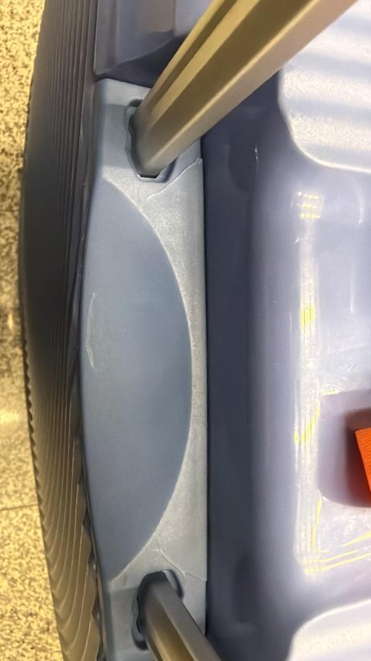 行李箱維修工作照片