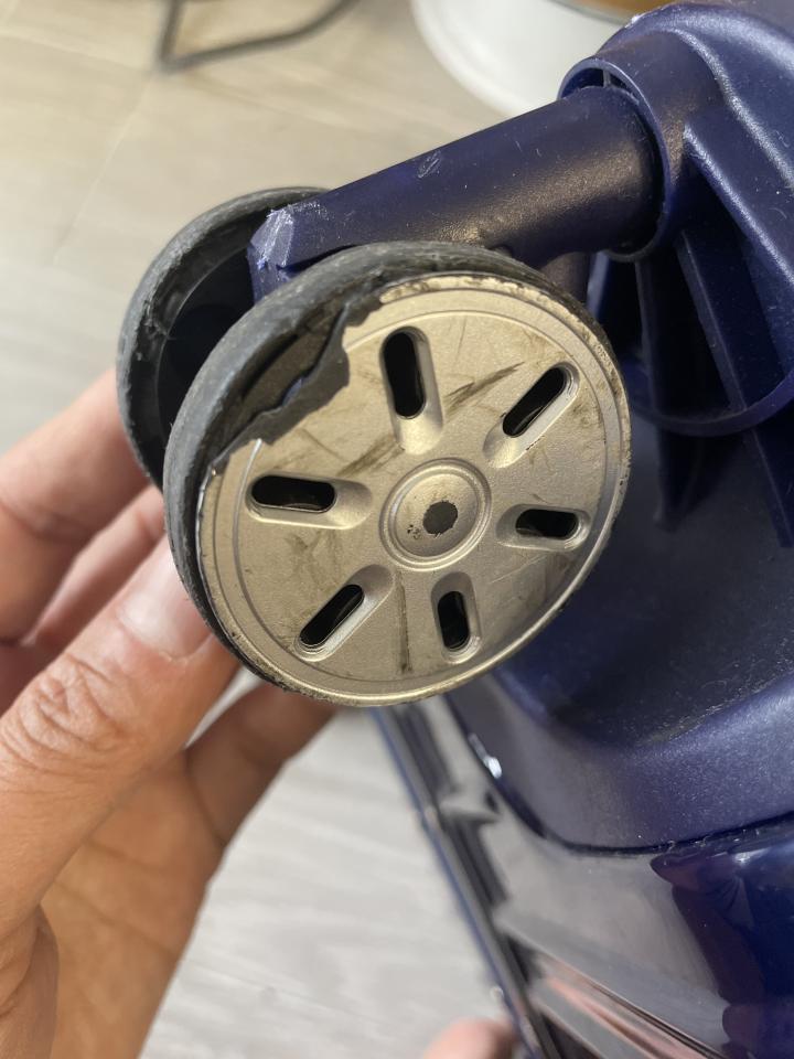 行李箱維修工作照片