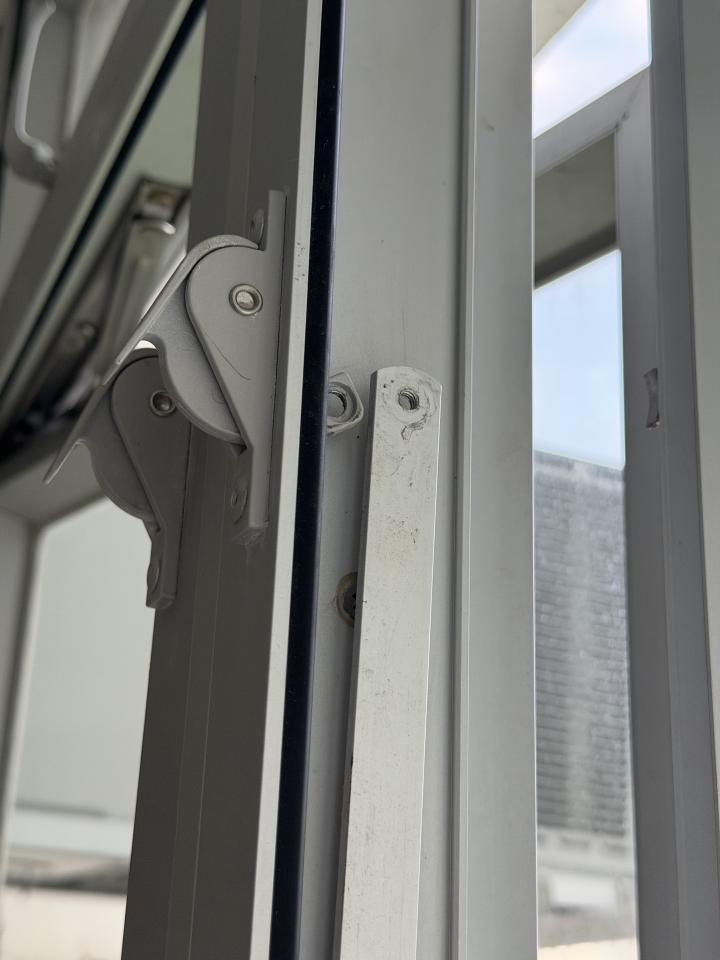 鋁窗維修工作照片