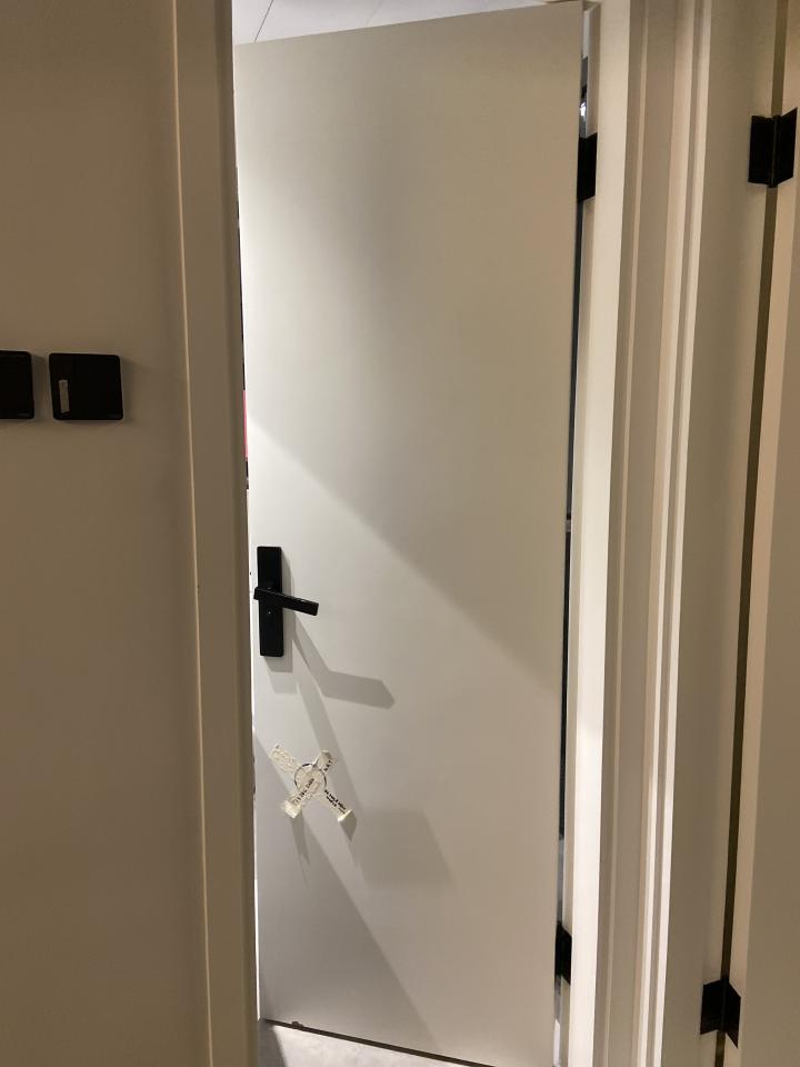 房門安裝工作照片