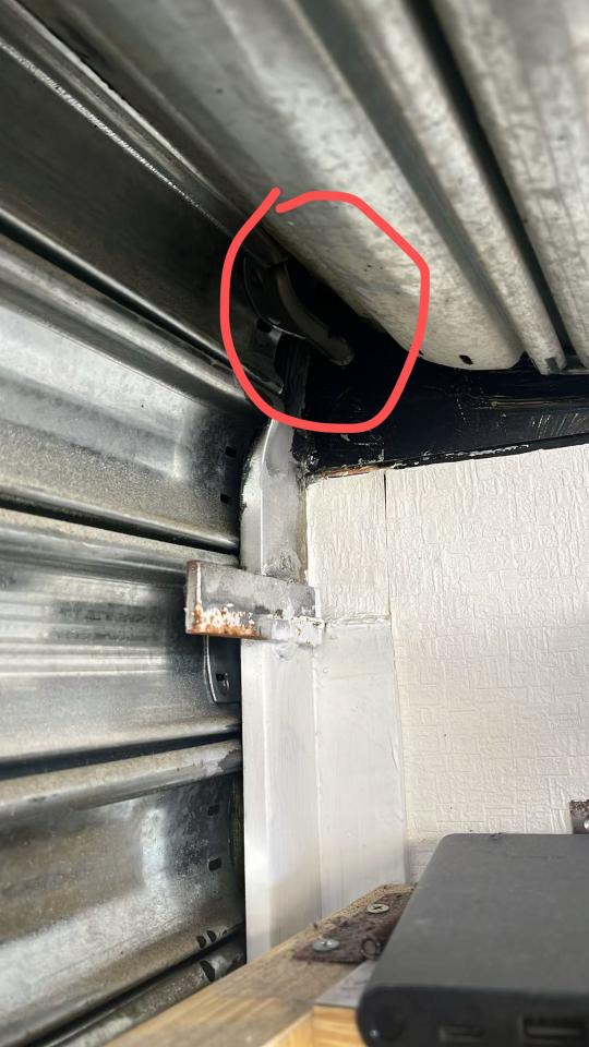 Roller shutter repairjob photo