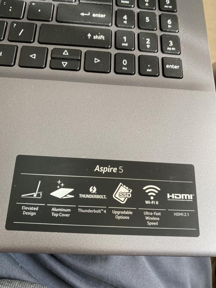 電腦維修工作照片