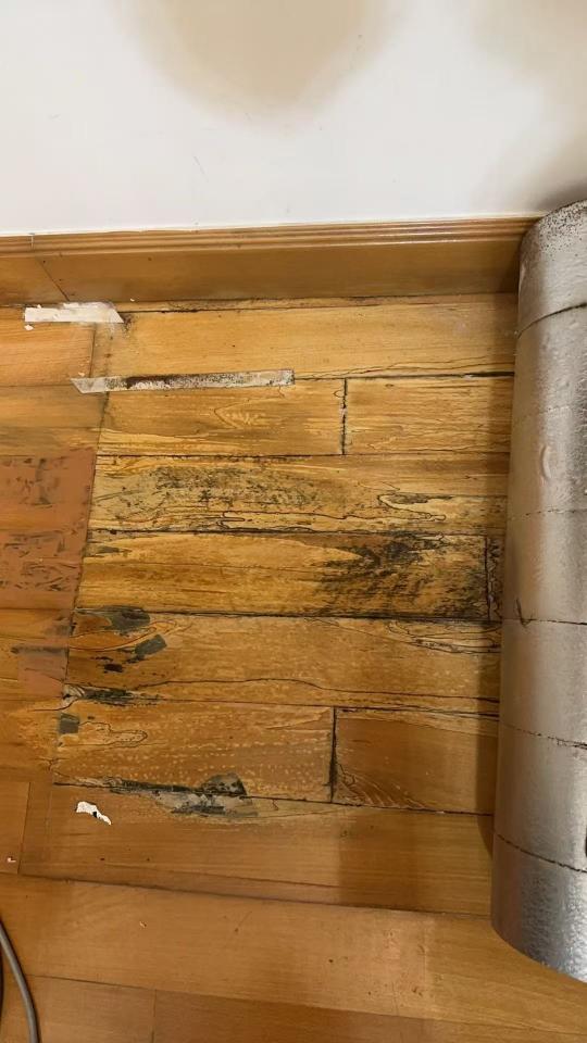 木地板打磨翻新工作照片