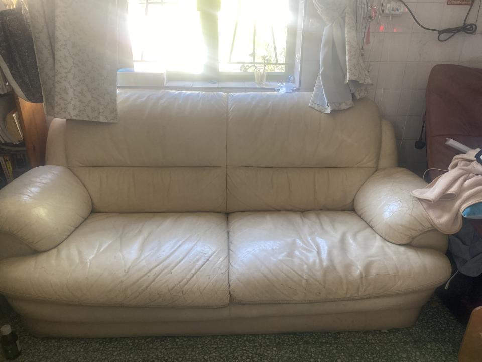 傢俬維修工作照片