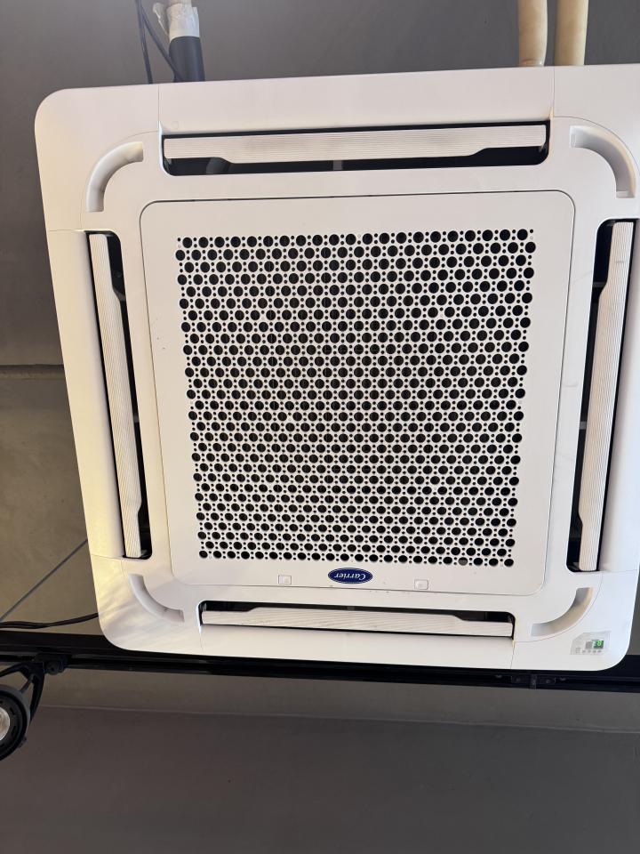 冷氣維修工作照片