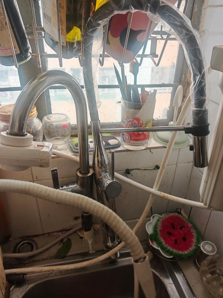 水龍頭安裝工作照片