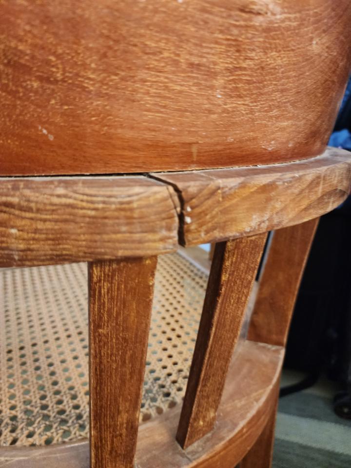 傢俬維修工作照片