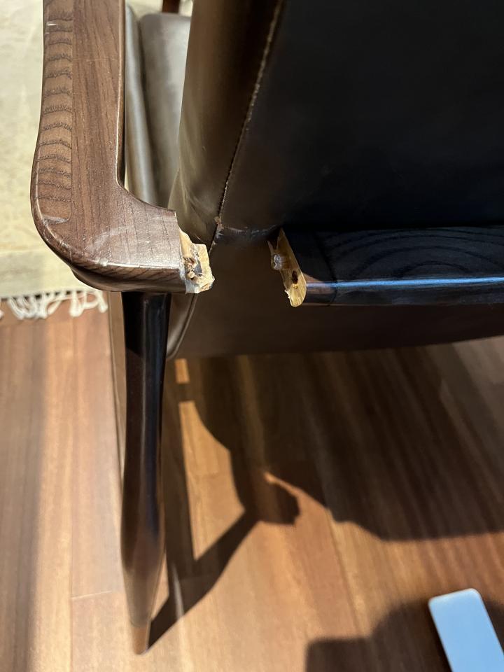 Furniture RepairJob photo