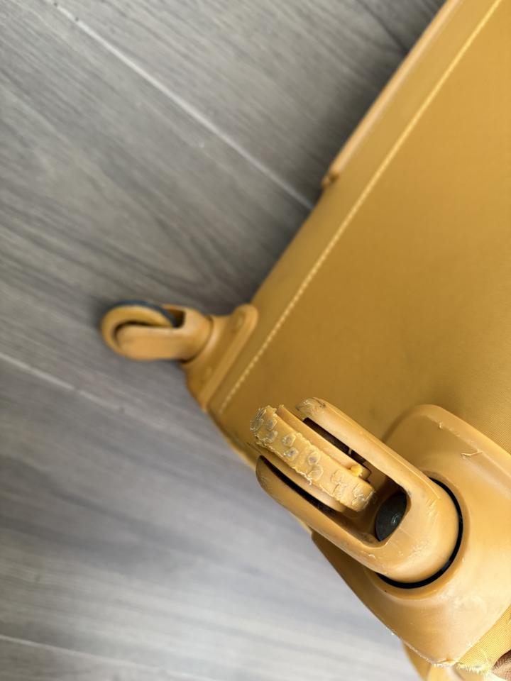 行李箱維修工作照片