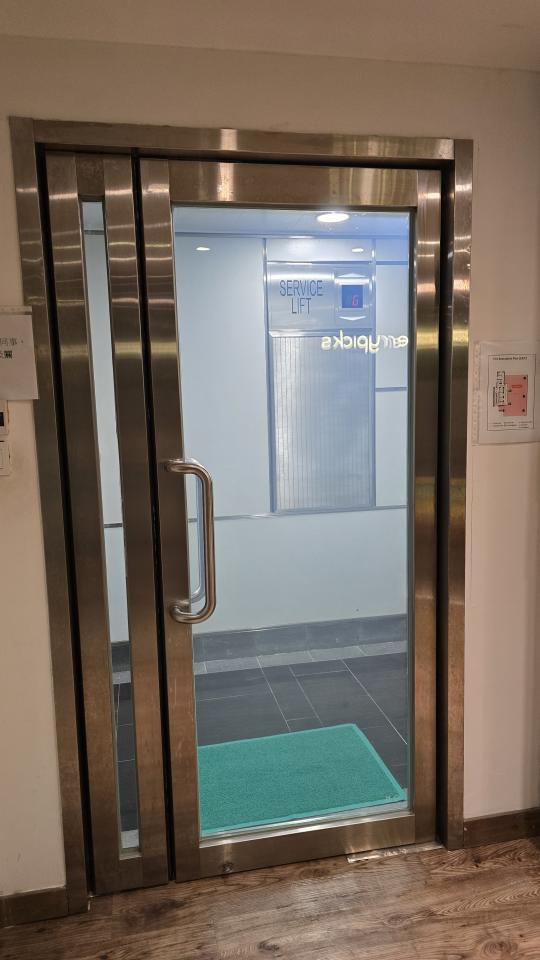 房門安裝工作照片