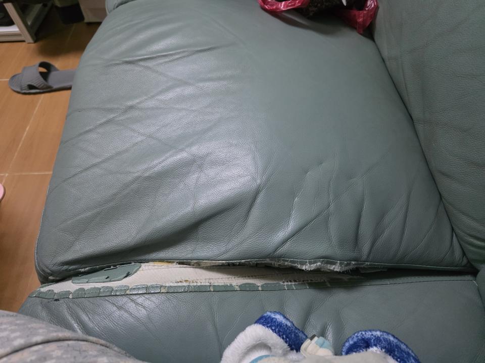 Furniture RepairJob photo