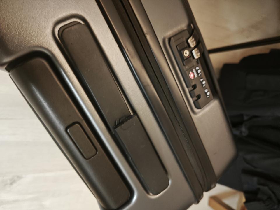 Luggage RepairJob photo