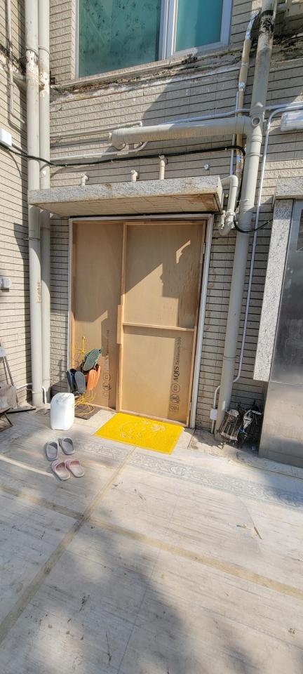Front Door Install & Repair Job photo