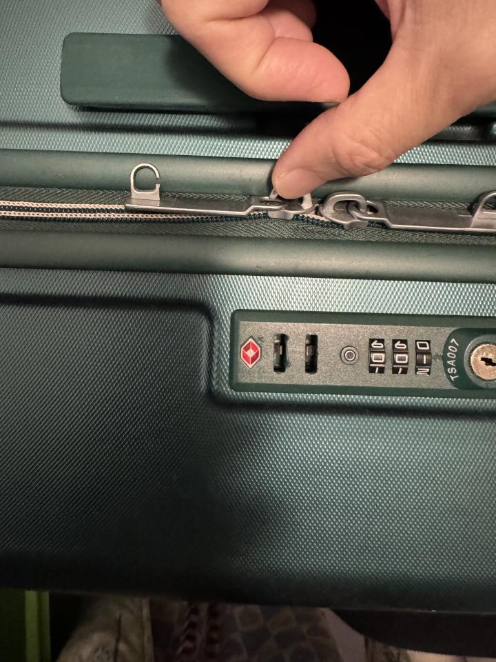 行李箱維修工作照片