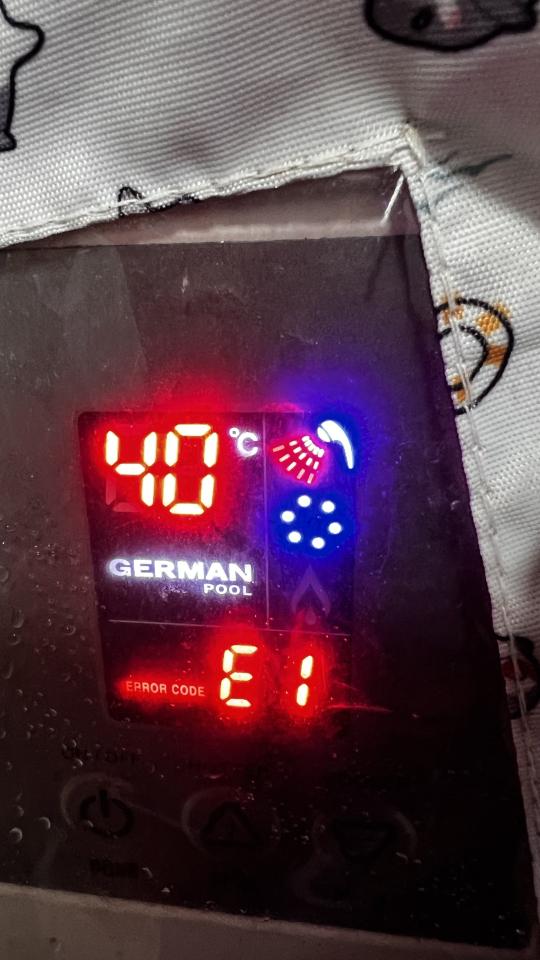 熱水爐安裝維修工作照片