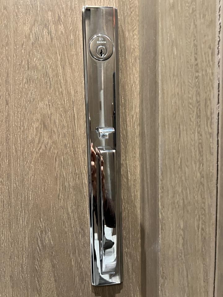 Door repairJob photo