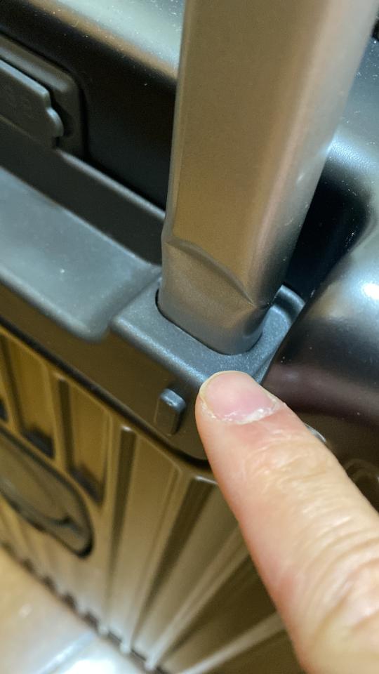 行李箱維修工作照片