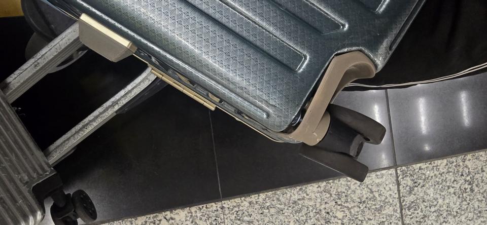 行李箱維修工作照片