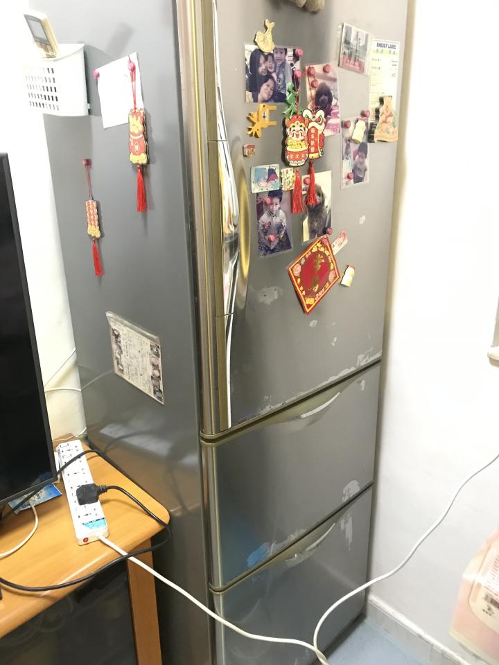 雪櫃維修工作照片