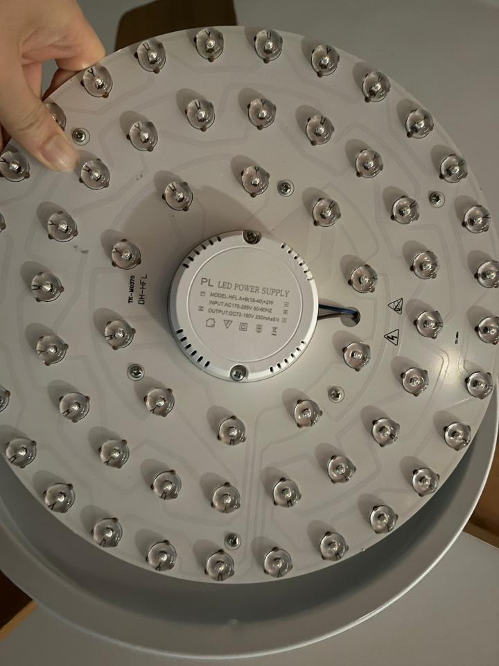 燈飾維修工作照片