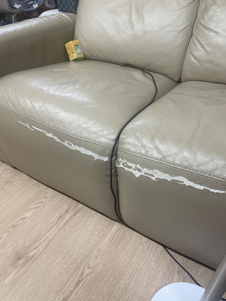 Furniture RepairJob photo