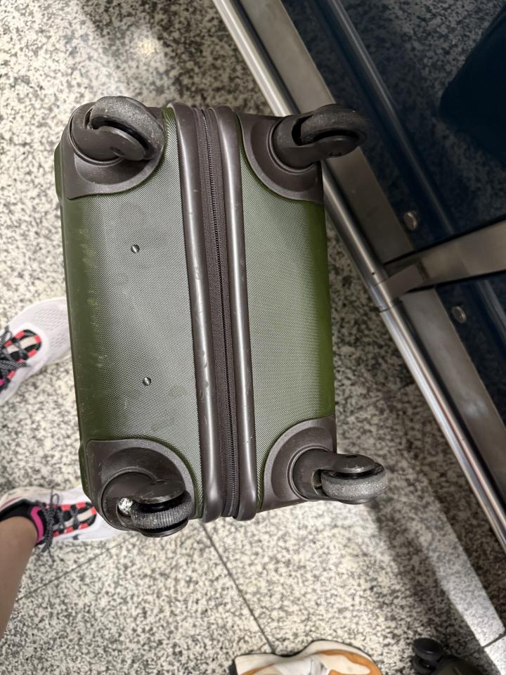 行李箱維修工作照片