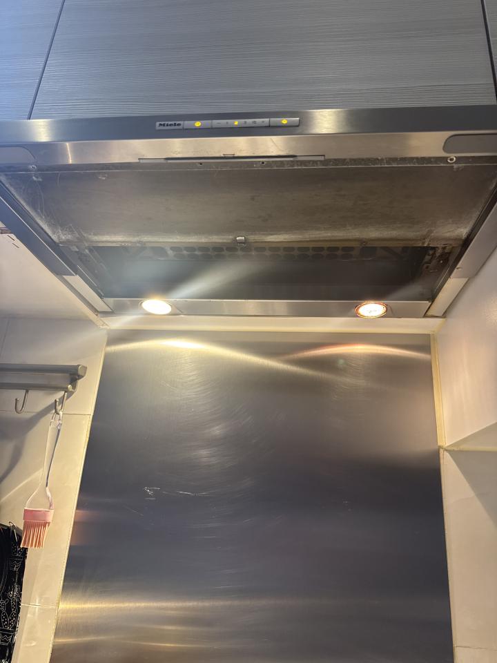 抽油煙機清洗工作照片