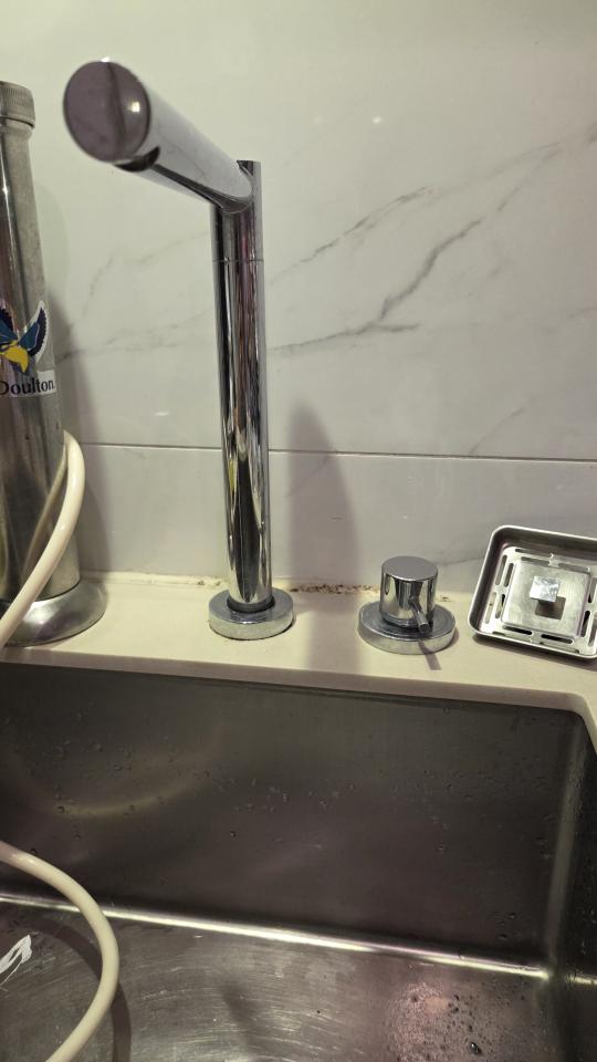 水龍頭安裝工作照片