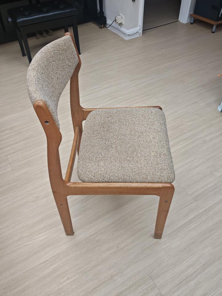 傢俬維修工作照片