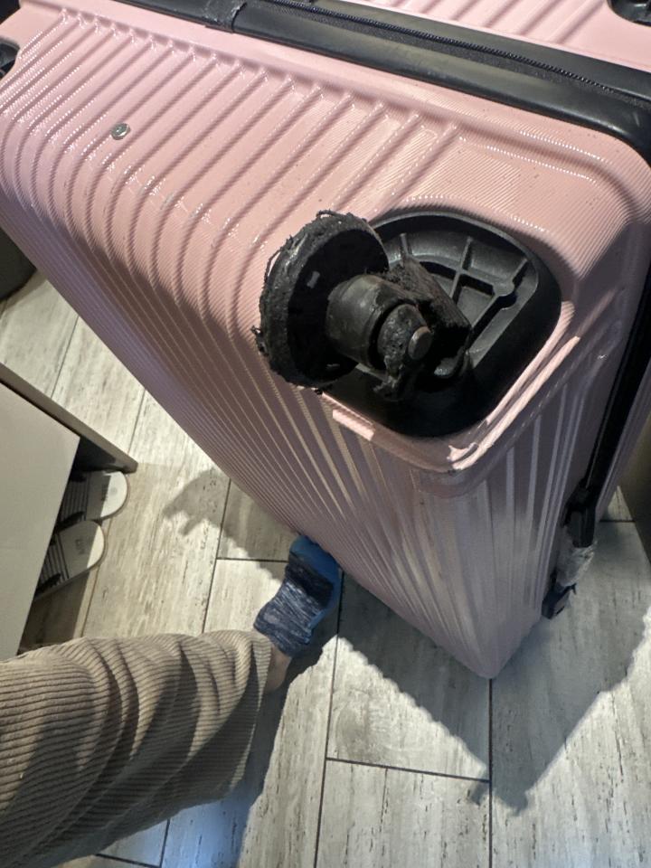 行李箱維修工作照片