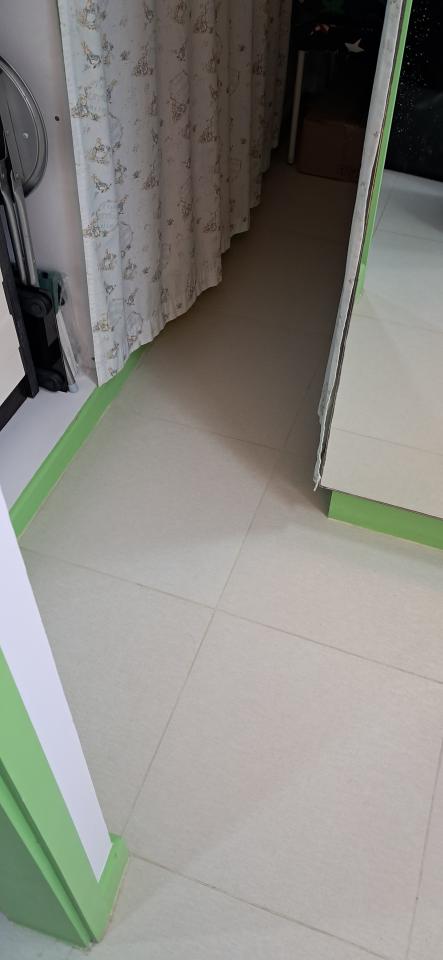 膠地板安裝工作照片