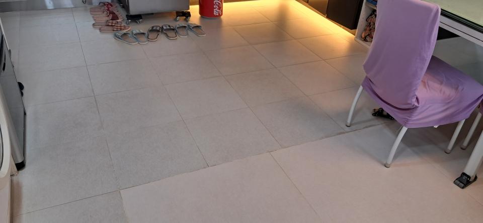 膠地板安裝工作照片