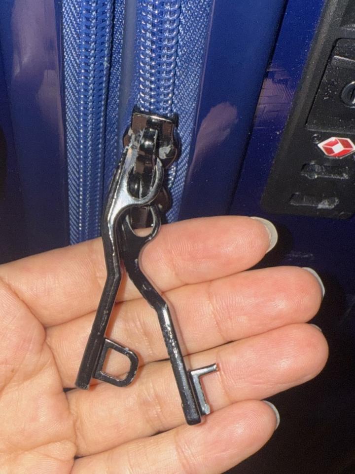 行李箱維修工作照片