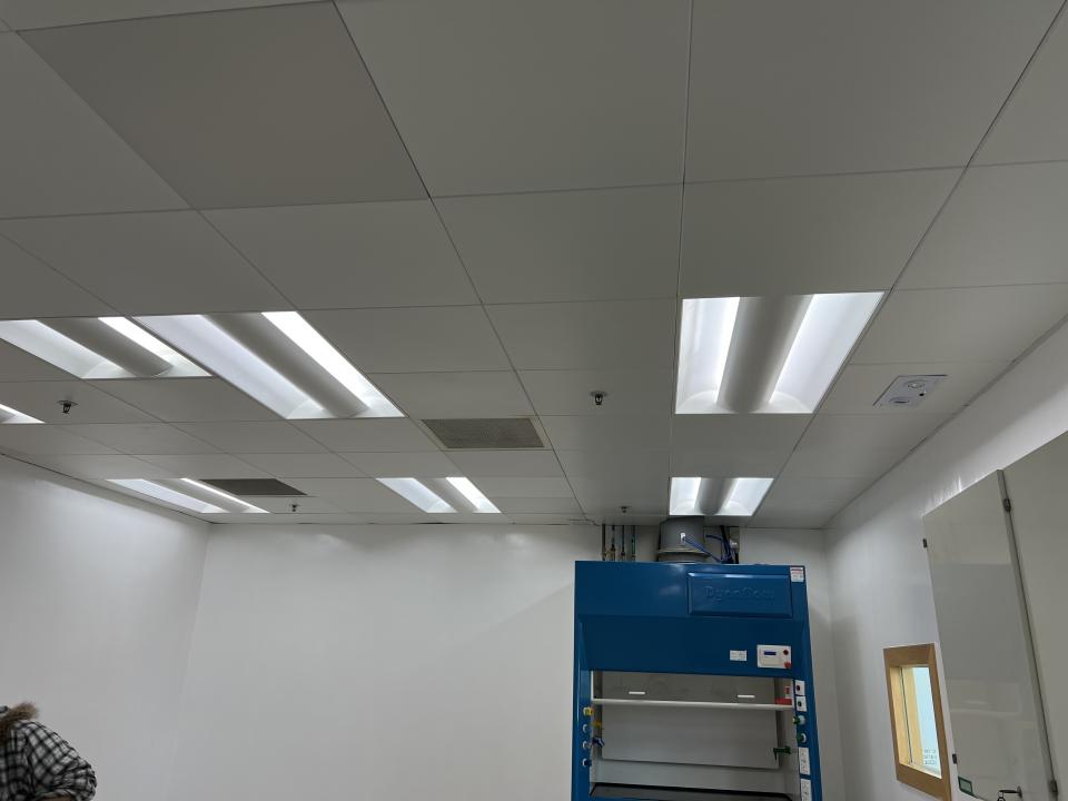 天花工程工作照片