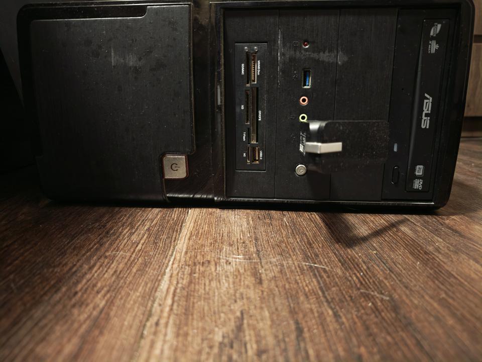 電腦維修工作照片