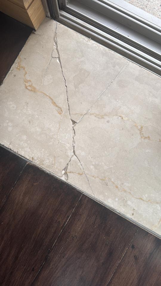 磁磚維修工作照片