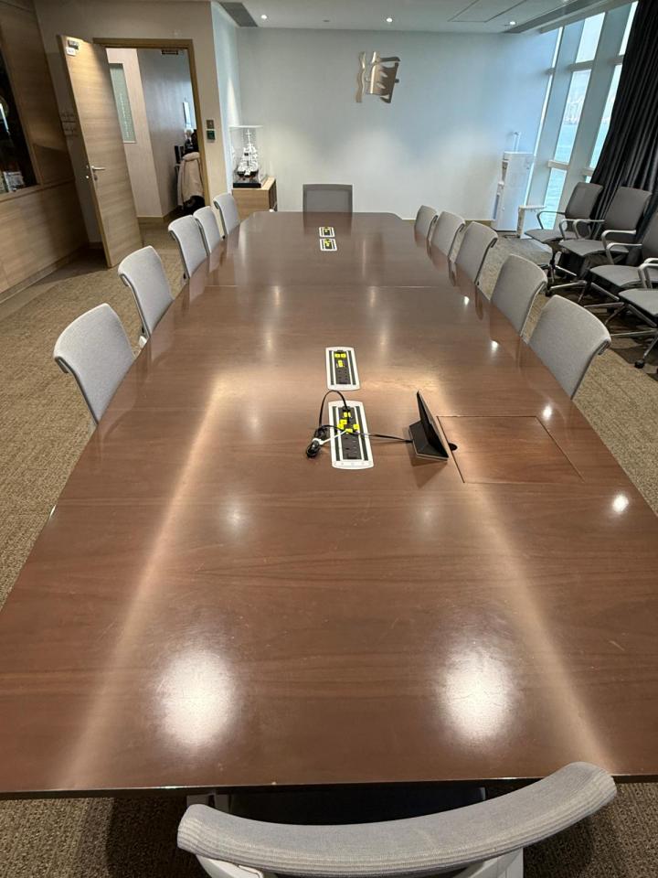 傢俬維修工作照片