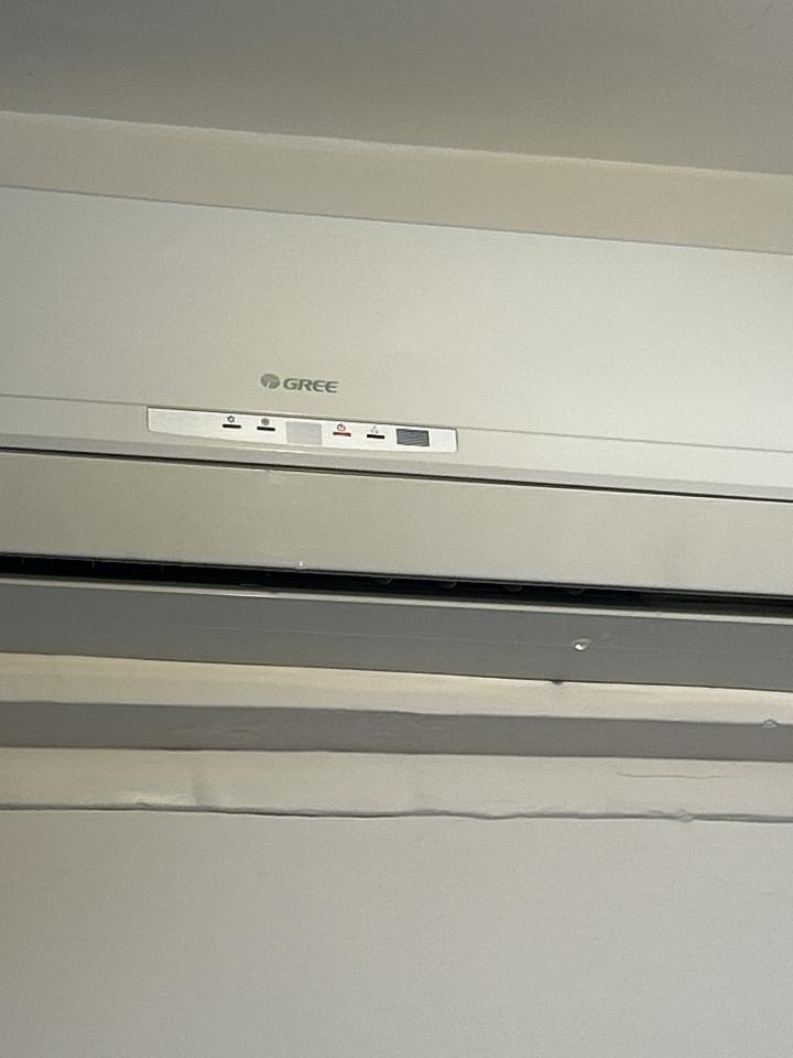 冷氣維修工作照片