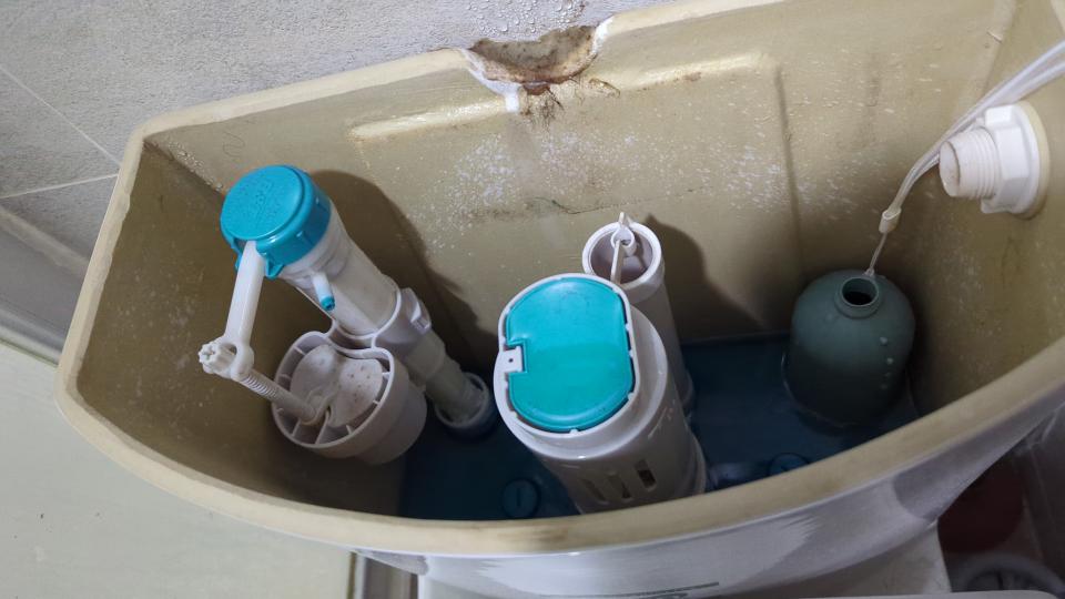 馬桶安裝工作照片