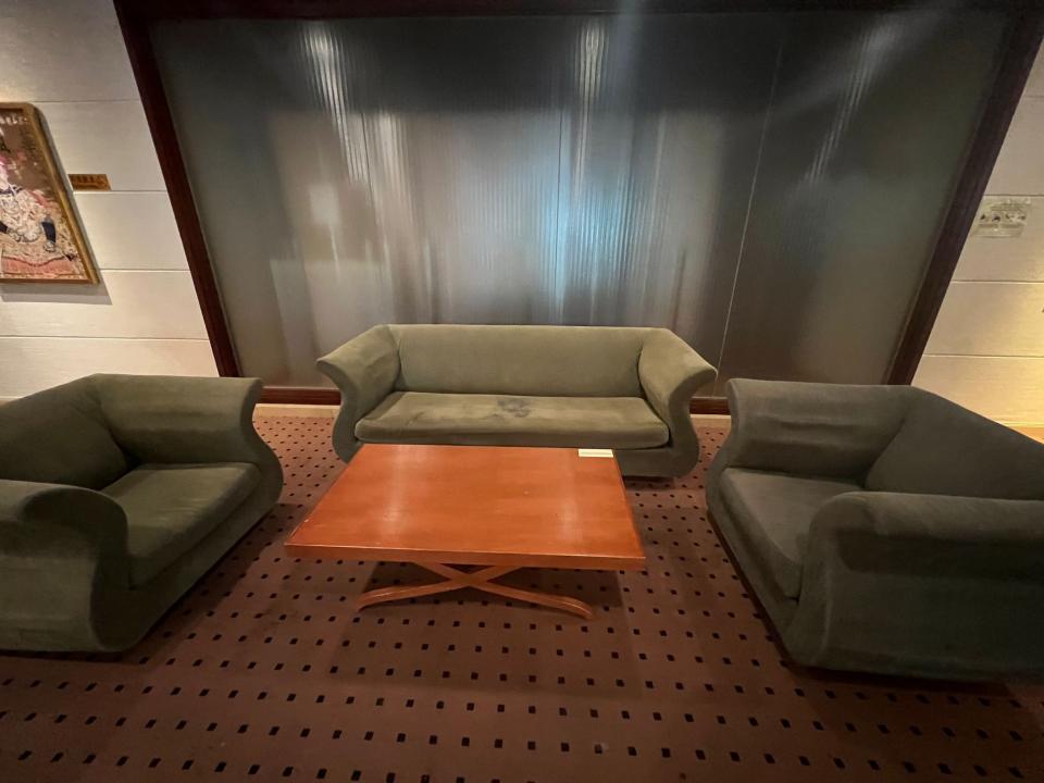 傢俬維修工作照片