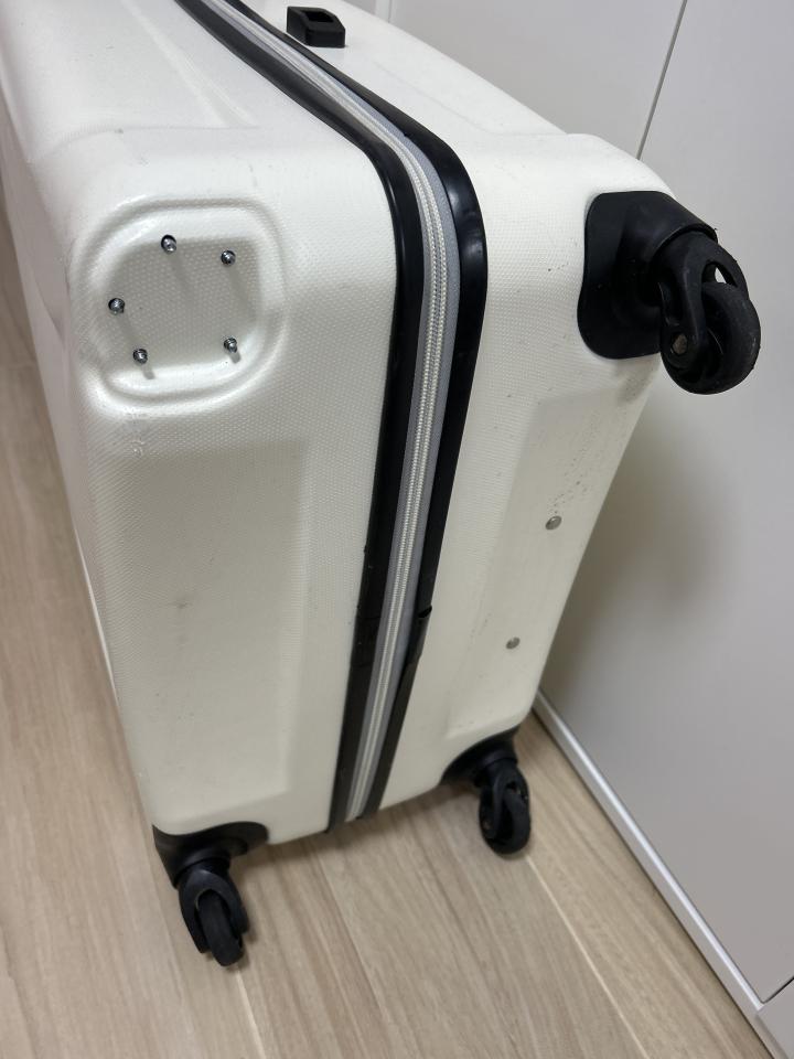 行李箱維修工作照片