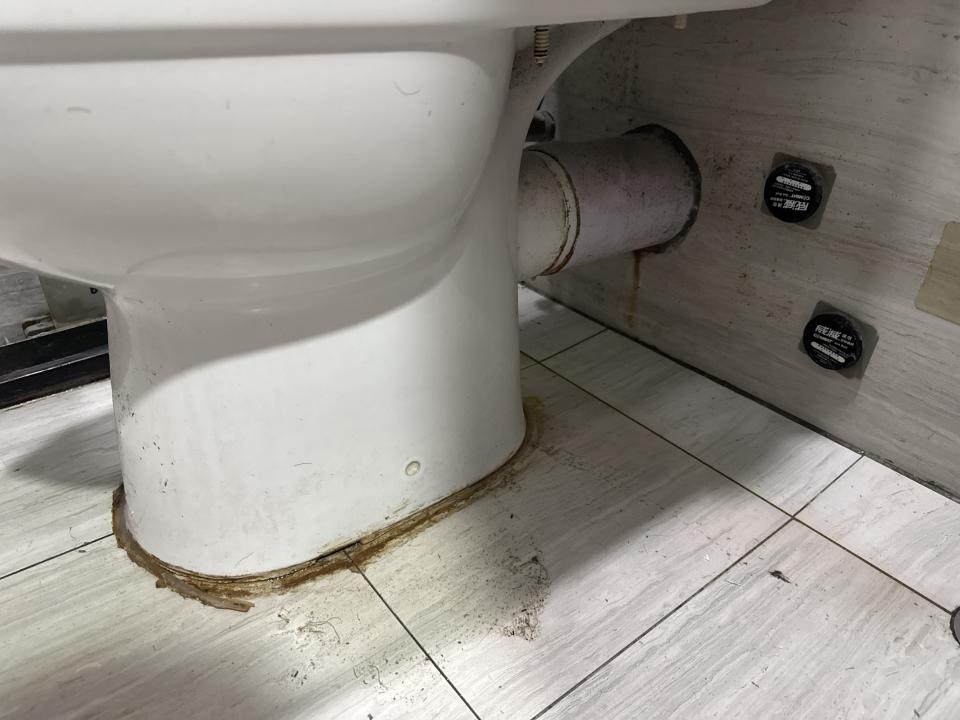 馬桶安裝工作照片