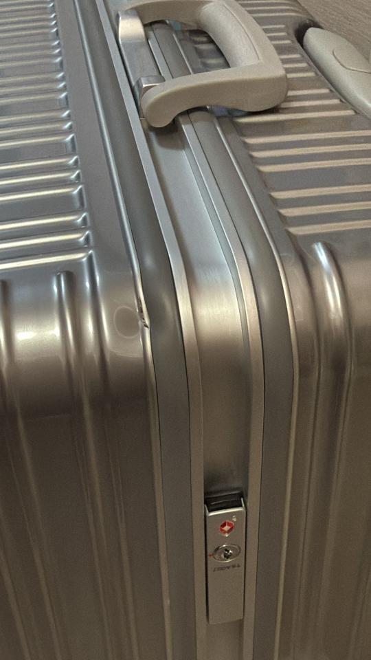 行李箱維修工作照片